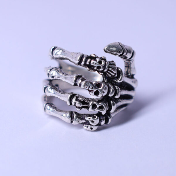 Skull Hand Ring